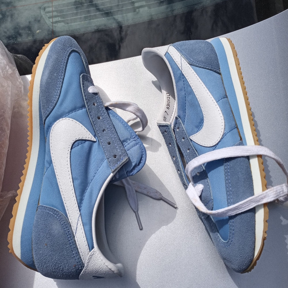 Nike Blue and White Retro Sneakers
